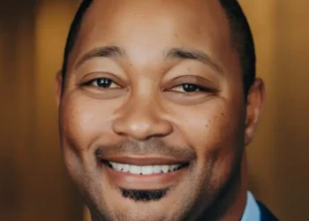 I work in tech sales and use AI every day &mdash; but I don’t want everyone knowing my secrets of how I use it