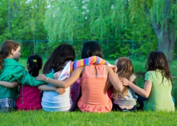 I’m the oldest of 8 kids, including 5 foster siblings. There are pros and cons to my big family.