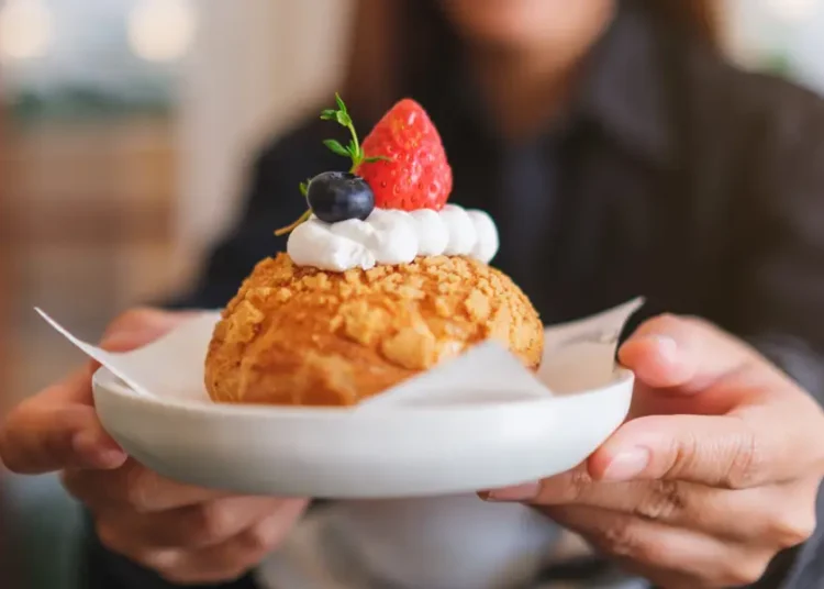 Treat yourself &mdash; a dietitian explains why dessert can help you lose more weight and keep it off