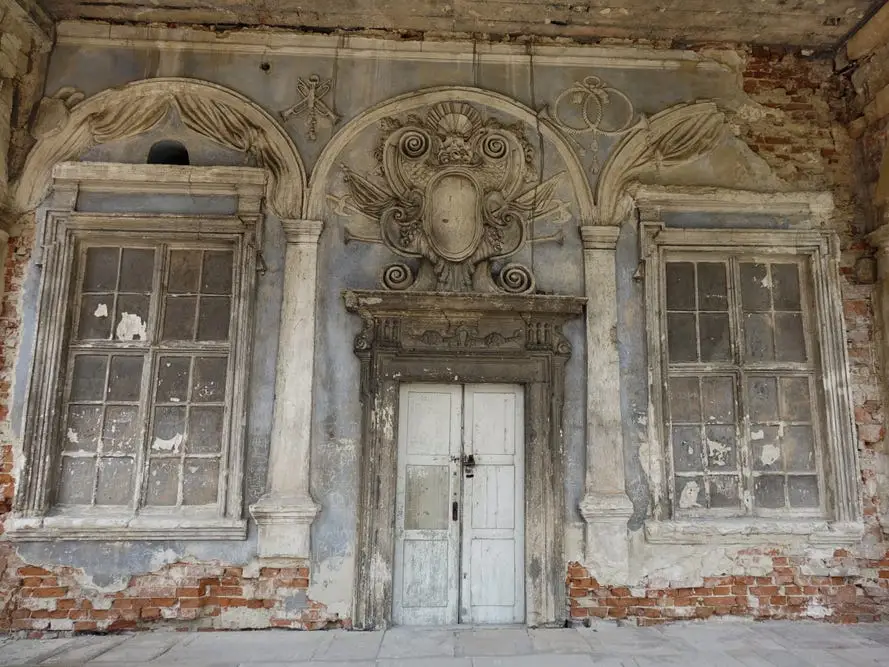 abandoned mansion ukraine