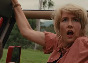 Laura Dern says an awkward moment on set acting with fake dinosaurs made her worried ‘Jurassic Park’ would flop