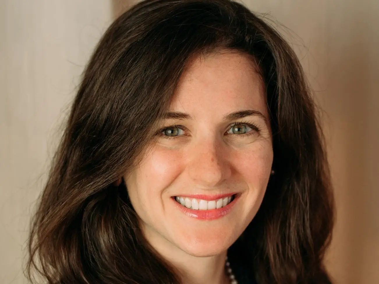 Emily Irwin headshot