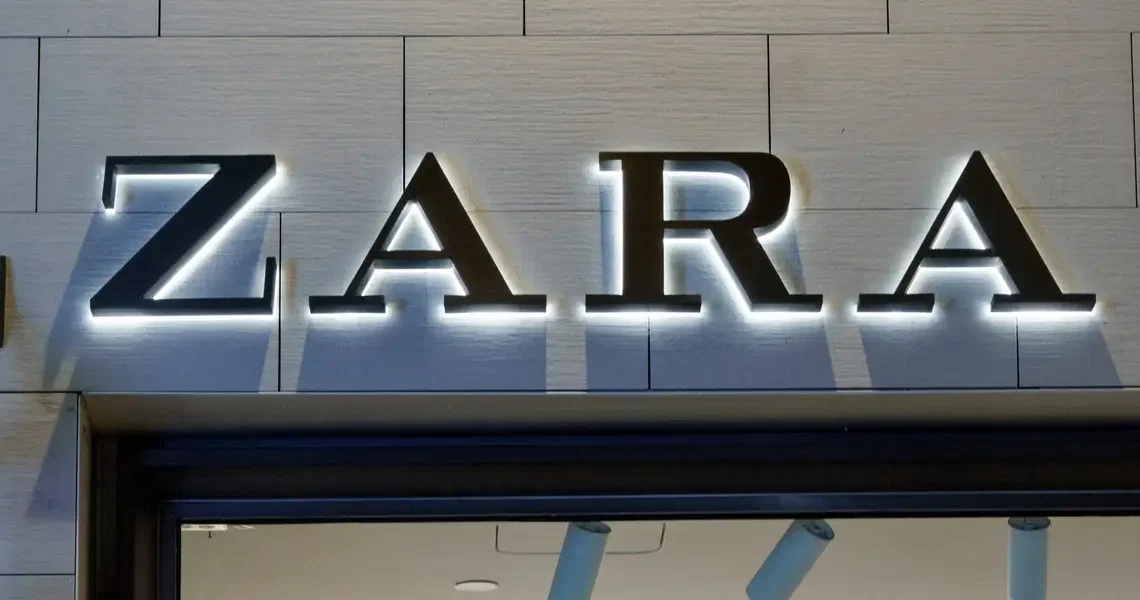 More than 4,100 stores and restaurants are closing across the US this year. Here’s the list.