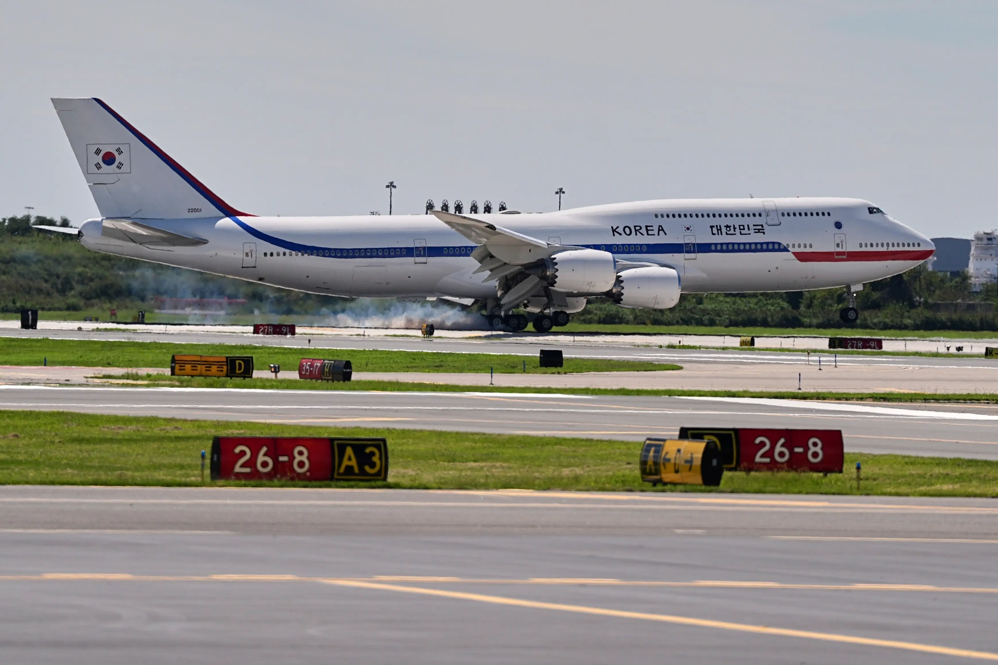 The plane carrying South Korean President Lee Jae Myung.