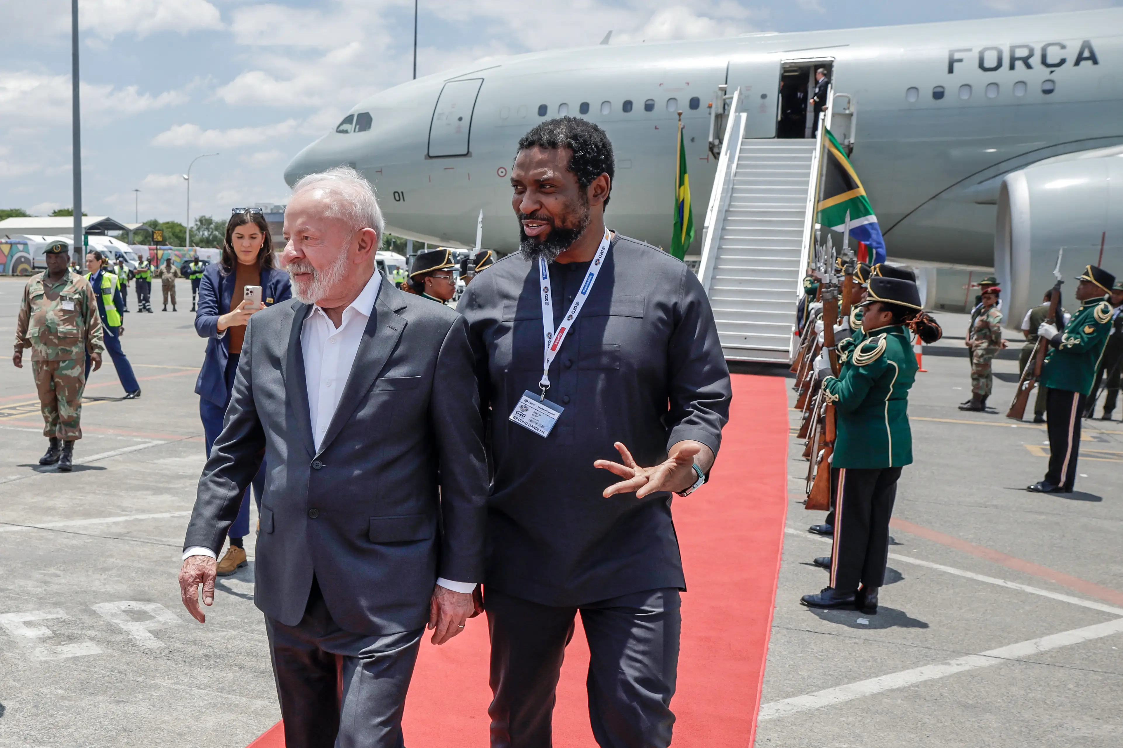 Brazil's President Luiz Inacio Lula da Silva disembarked from his presidential jet at the G20 Summit in 2025.