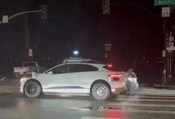 California regulator reviews Waymo stalls during San Francisco power outage