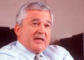 Lou Gerstner, the former IBM chief credited with turning the company around, has died at 83