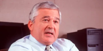 Lou Gerstner, the former IBM chief credited with turning the company around, has died at 83