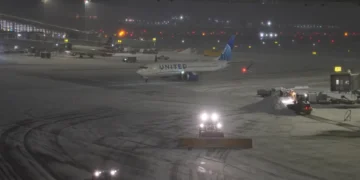 Buckle up for more blizzard-induced flight delays across the East Coast and Midwest