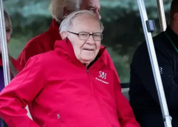Warren Buffett’s departure is putting a ‘succession discount’ on Berkshire Hathaway stock, a strategist says
