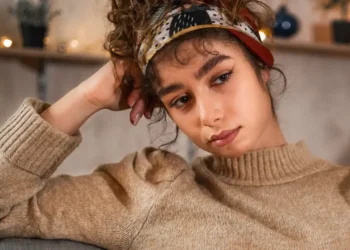 4 signs you might be the family scapegoat &mdash; and how it ties into all your relationships