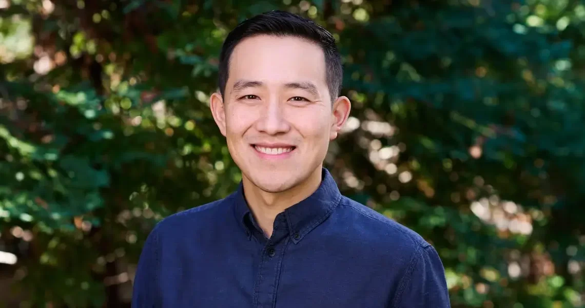 A top VC predicts a robotics breakthrough and white-collar revolts over AI