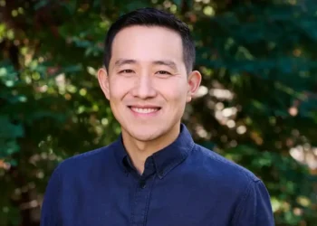 A top VC predicts a robotics breakthrough and white-collar revolts over AI