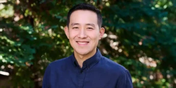 A top VC predicts a robotics breakthrough and white-collar revolts over AI