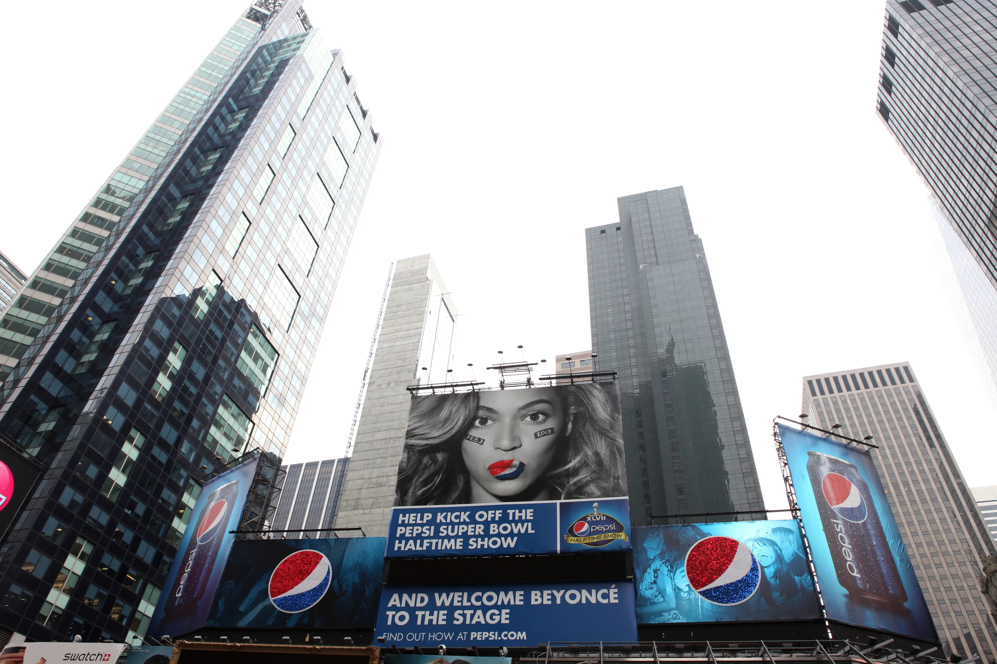 Beyoncé starred in the 2013 Pepsi Super Bowl Halftime show billboard campaign.