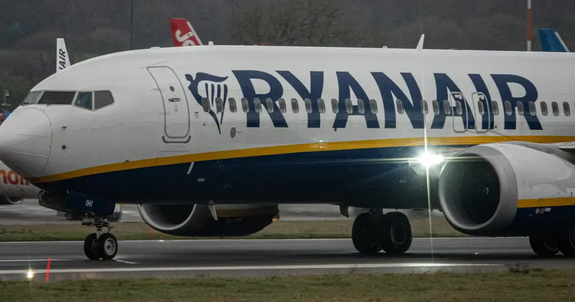 Passengers on a Ryanair flight to Tenerife were injured when the plane hit turbulence