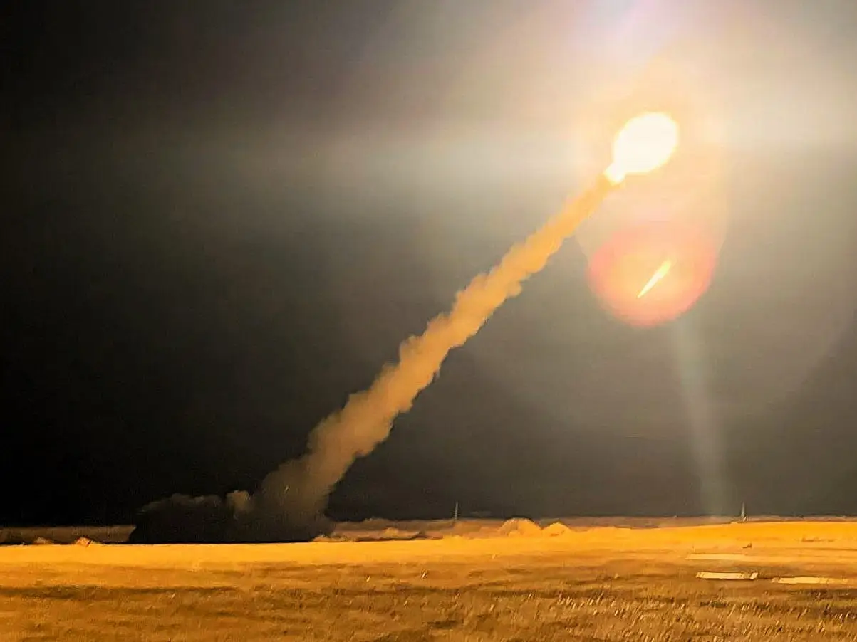 M142 High Mobility Artillery Rocket System (HIMARS) launchers fire missiles in the US Central Command area of responsibility in support of Operation Hawkeye Strike, Dec. 20, 2025.