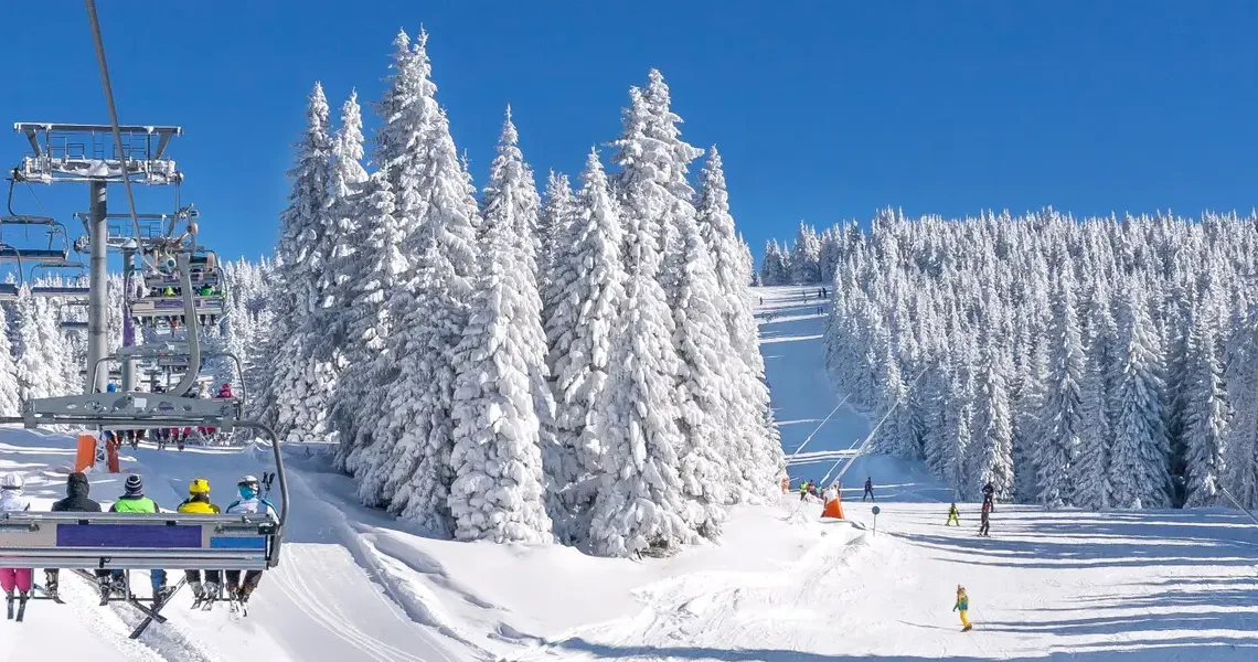 I’ve been skiing and snowboarding my whole life. Here are my 7 best tips, whether you’re on the bunny hill or black diamonds.