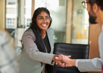 The internet can’t decide: Is the post-interview thank-you card dead?