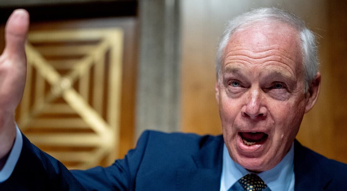 MAGA Senator Endorses Using Bleach-Like Chemical to Treat Cancer