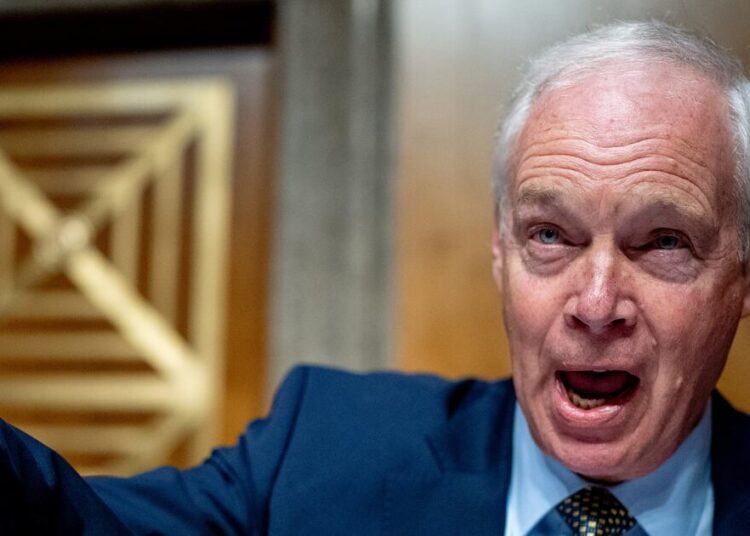 MAGA Senator Endorses Using Bleach-Like Chemical to Treat Cancer