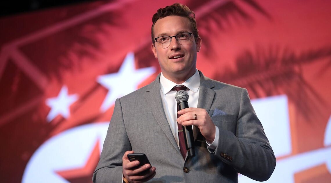 MAGA Mouthpiece Issues Bonkers ‘Warning’ About Obama Batman