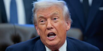 Trump, 79, Demands Aging Right-Wing SCOTUS Justices Stay in Their Jobs