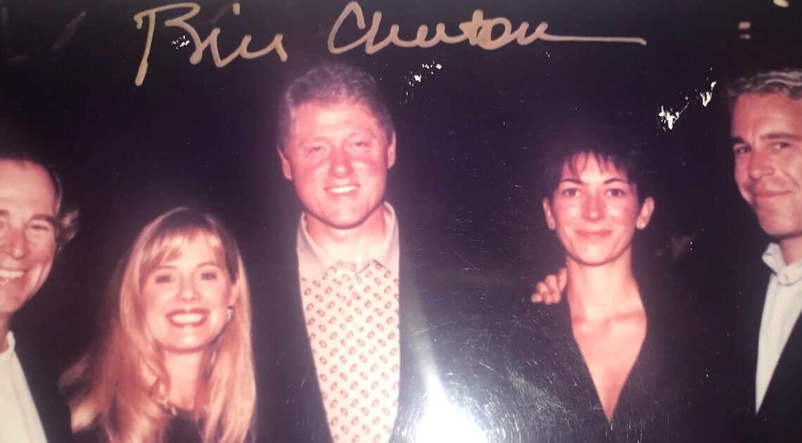 Clinton Poses With Maxwell and Epstein in New Photo
