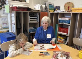 A retirement home adopted an elementary school. Lessons for both followed.