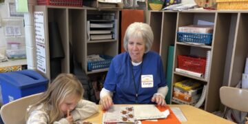 A retirement home adopted an elementary school. Lessons for both followed.