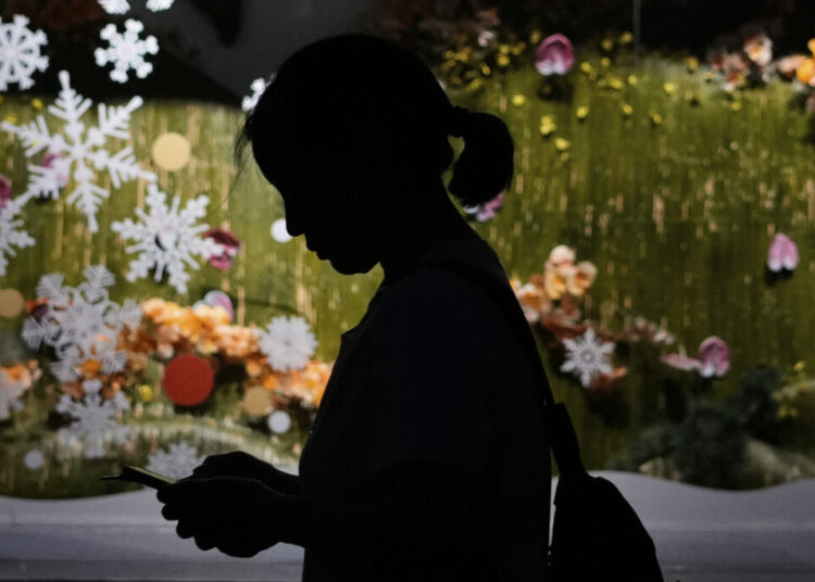 China bans sharing ‘obscene’ material — potentially including sexting