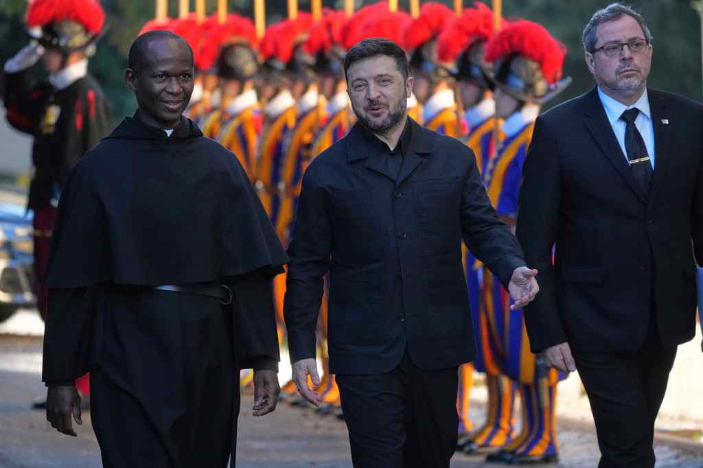 Ukraine President Volodymyr Zelensky arrives to meet with Pope Leo XIV in Castel Gandolfo, Italy, Tuesday, Dec. 9, 2025. (