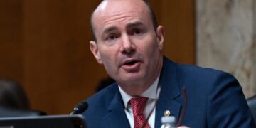 To stop drug boats, GOP lawmakers want to license pirates of the Caribbean