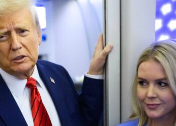 Trump, 79, Derails Speech to Thirst Over Leavitt, 28