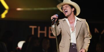 Watch Bruno Mars Cover Led Zeppelin With Slash While Dressed Like an 80s Skate Punk