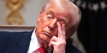 Fox News Doctor Tries to Spin Trump’s Mid-Meeting Naps as Sign of Genius