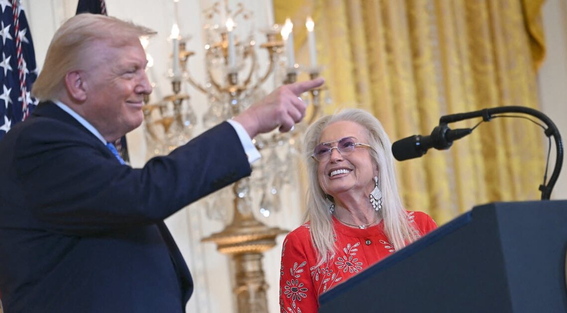 Megadonor Offers Trump $250M to Run for Third Term