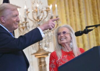 Megadonor Offers Trump $250M to Run for Third Term