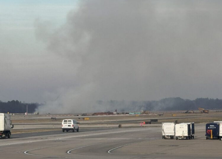 United Airlines flight loses engine power after takeoff from Dulles Airport
