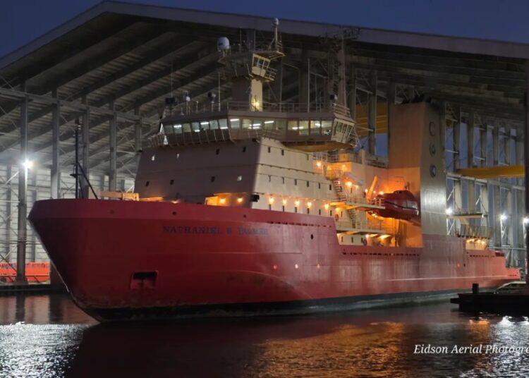 U.S. to lose ground in Antarctica after pulling out last research ship, scientists say