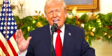 Networks Snub Trump’s PowerPoint Helper for Pointless Speech