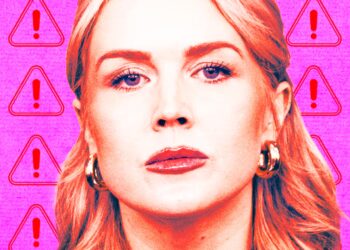 Pregnant Leavitt Given Dire Health Warning on Her Signature Look