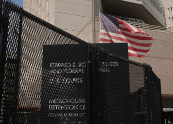 Man Charged With Throwing Molotov Cocktails at Federal Building in L.A.