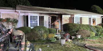 Christmas tree fire leaves four injured in Bethesda