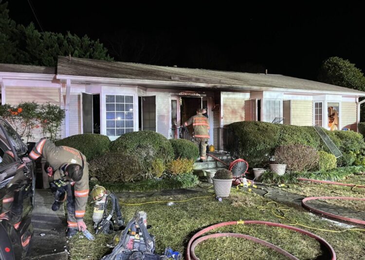 Christmas tree fire leaves four injured in Bethesda