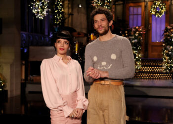 SNL has Trump blow up Santa’s sleigh during a news conference