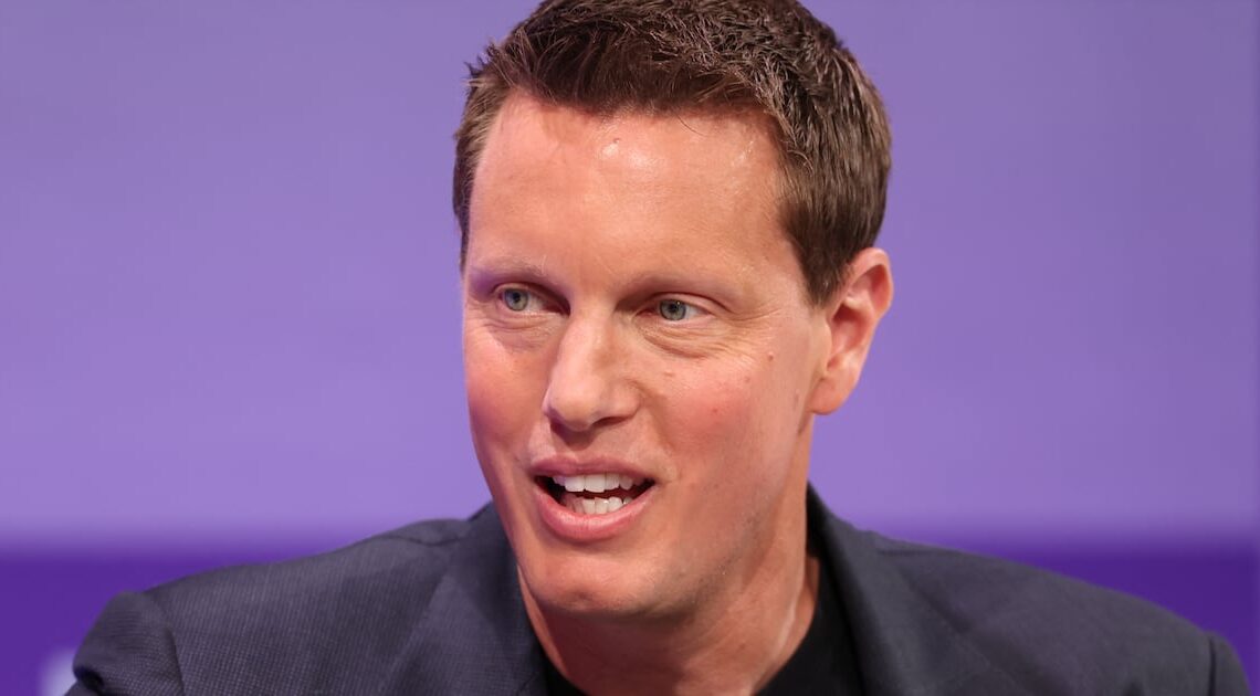 Trump Lackey CEO Grovels in Bid to Win Hollywood Megadeal