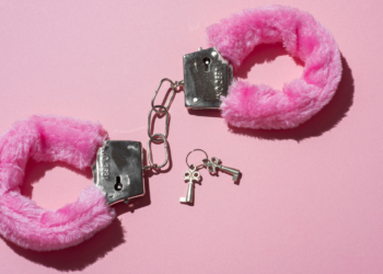 Gen Z Singles Follow a ‘Cuffing Season Schedule.’ Here’s What It Looks Like.