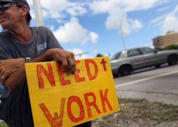 Unemployment hits 4-year high as frozen jobs data shows recession risks getting ‘uncomfortably high,’ top economist Mark Zandi says