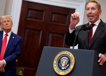 After pouring $450 million into Florida real estate, Larry Ellison plans to lure the ultra-rich to an exclusive town just minutes from Mar-a-Lago